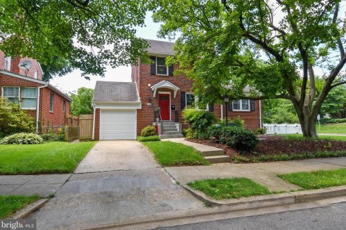 4732 Ellicott St, Washington DC  20016-4010 exterior