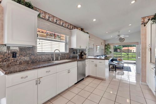 8051 Nadmar Ave, Boca Raton FL 33434-5404 exterior