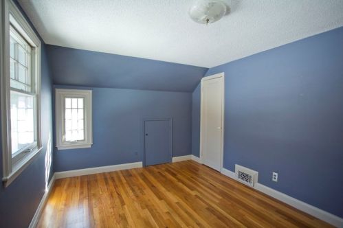 111 Laurel Rd, West Springfield MA 01089-3004 exterior