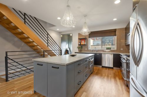 2237 Erie St, Chicago IL 60644-1714 exterior