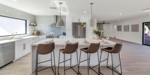 9052 29th St, Phoenix AZ  85028-5302 exterior