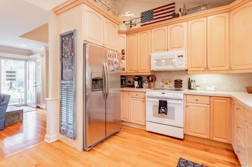 17 Dryden Way, Commack NY 11725-1927 exterior