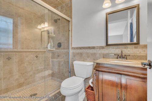 28 Linda Dr, Jackson Twp NJ 08527-5026 exterior