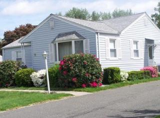 75 Gill St, Chicopee, MA 01013-1703