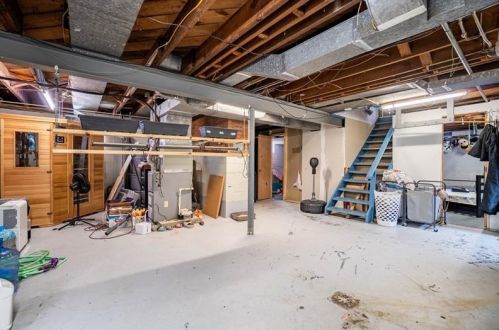 5135 Interboro Ave, Pittsburgh PA 15207-2327 exterior