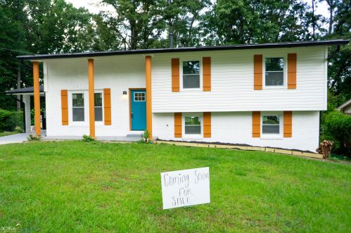 3949 Adamsville Dr, Atlanta GA  30331-3823 exterior