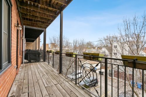 2033 Division St, Chicago IL  60622-8108 exterior