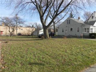 1720 Dover St, Detroit, MI 48220-3106