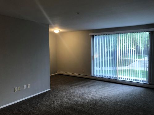 4225 Rivers Edge Cir, Milwaukee WI  53209-1115 exterior