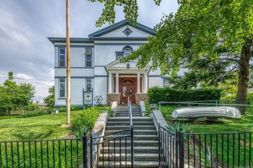 190 Fordham St, Bronx NY  10464-1411 exterior