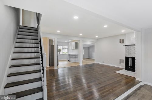 203 Bradley Ave, Rockville, MD 20851-1109