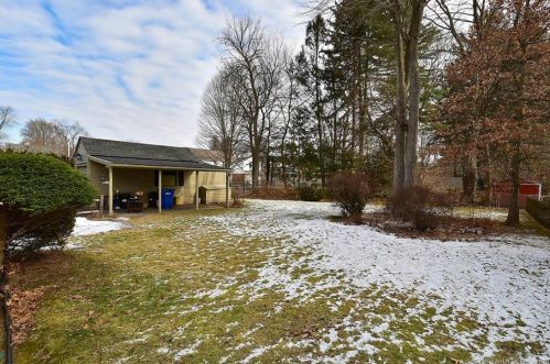 1052 Plymouth St, Windsor CT 06095-3653 exterior