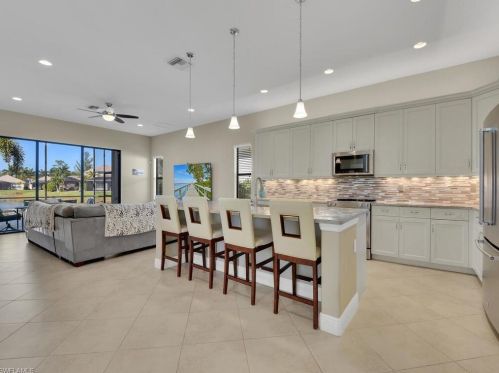 1641 Serrano Cir, Naples FL 34105-4953 exterior