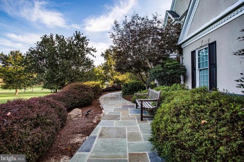 13606 Mt Prospect Dr, Rockville MD 20850-3510 exterior