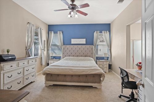 1072 La Paloma St, Turlock CA  95382-0485 exterior