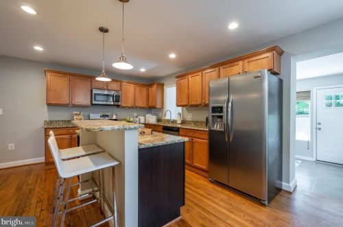 303 Raymond Ave, Alexandria VA 22301-1038 exterior