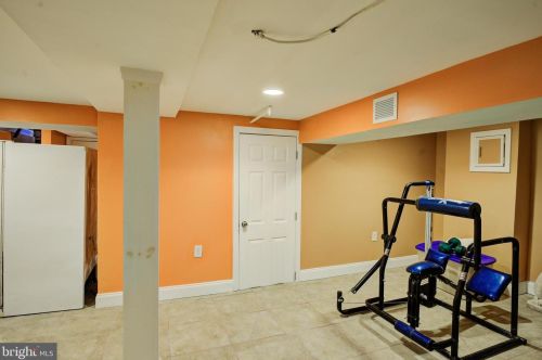 5 Cadwalader Dr, Trenton NJ 08618-3301 exterior