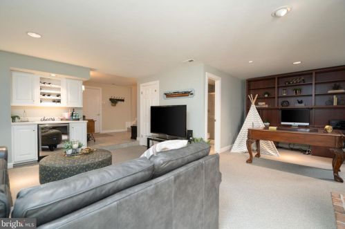 1532 Hampton Hill Cir, Mc Lean VA  22101-6020 exterior