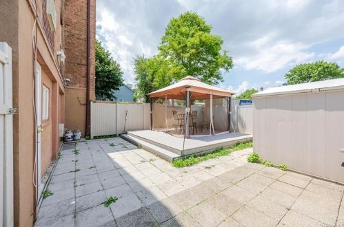 179 Cross St, Bronx NY 10464-1225 exterior