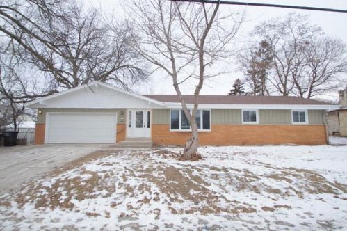 7050 Layton Ave, Milwaukee, WI 53220-3822