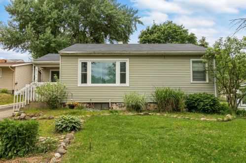 8510 Memory Trl, Bull Valley, IL 60097-8203