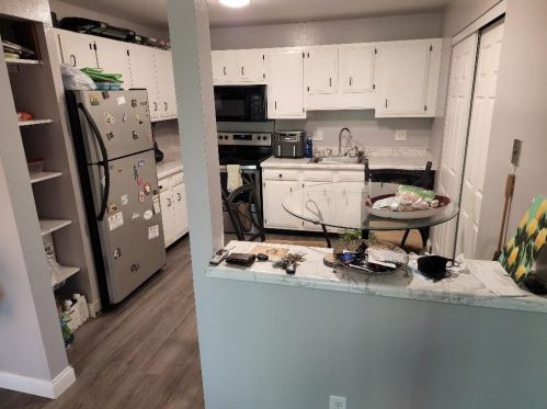 10814 Donna Dr, Milwaukee WI 53224-2218 exterior