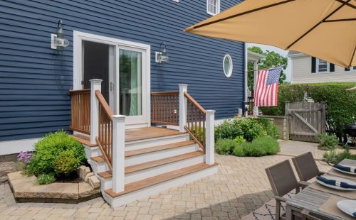 115 Houston Ave, Middletown RI 02840-3916 exterior