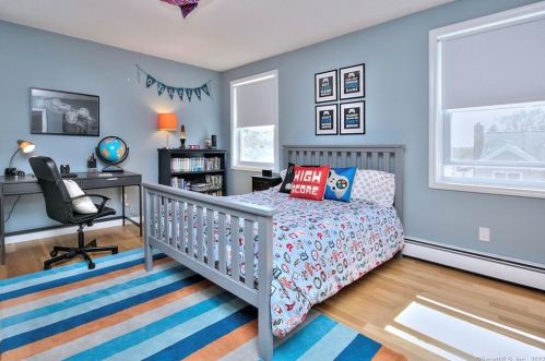 26 Bauer Pl, Westport CT 06880-4101 exterior