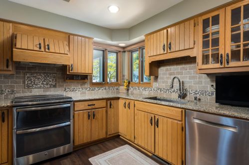 6617 Powell Pl, Milwaukee WI 53213-2980 exterior