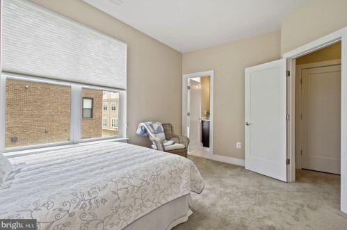 900 King Farm Blvd, Rockville MD  20850-6610 exterior