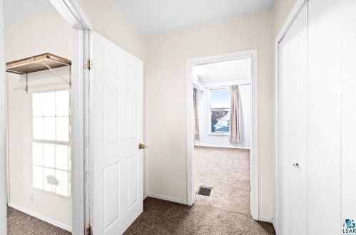 325 8th Ave, Duluth MN 55802-2606 exterior