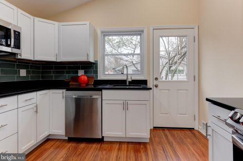 4513 Apple Tree Dr, Alexandria VA  22310-2901 exterior