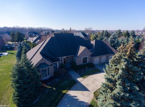 33654 Lotties Dr, New Baltimore MI 48047-2378 exterior