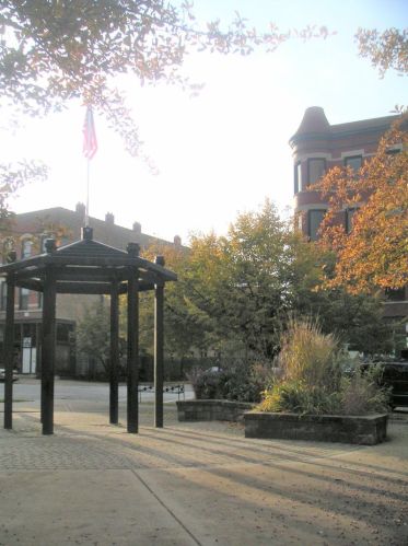 1135 Webster Ave, Chicago IL 60614-4241 exterior