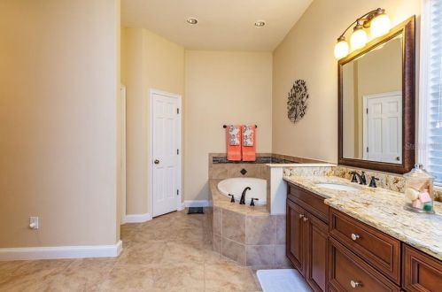 15704 Mifflin Ct, Tampa FL exterior