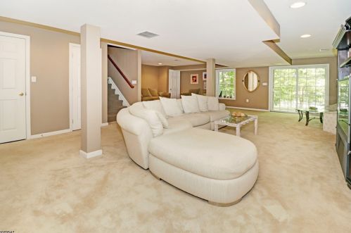 88 Henning Ter, Parsippany NJ 07834-3716 exterior