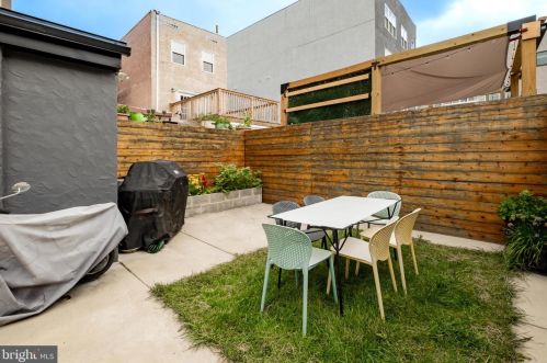 526 Girard Ave, Philadelphia PA 19130-1617 exterior