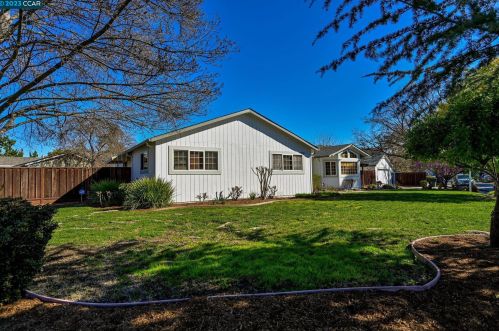 538 Shelly Dr, Concord, CA 94523-4122