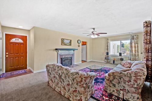 2506 Fife Dr, Pittsburgh, PA 15241-2522