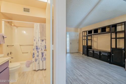 1021 Calle De Las Casitas, Green Valley AZ 85614-1986 exterior