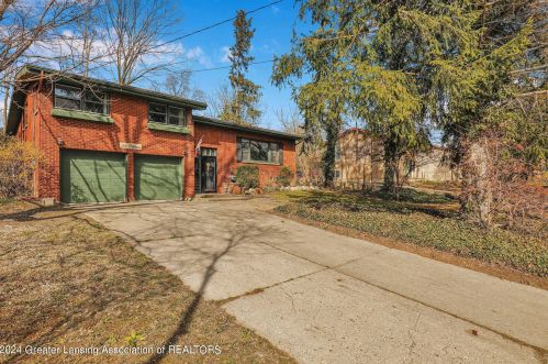 615 Burcham Dr, East Lansing MI 48823-2746 exterior