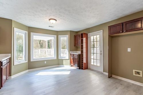 3070 Dogwood Crk Pkwy, Duluth GA 30096-7412 exterior