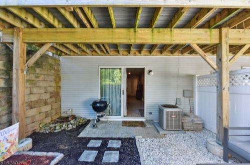 1908 Bayley Ct, Bridgewater NJ  08807-3544 exterior