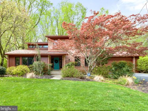 16 Arlive Ct, Rockville MD 20854-2978 exterior