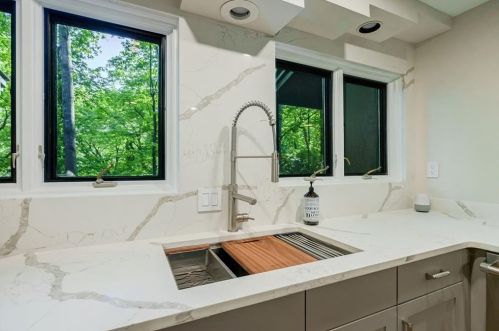 620 Colebrook Ct, Atlanta GA  30327-4710 exterior