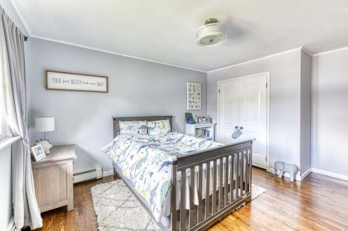 180 Cockonoe Ave, Babylon NY 11702-1904 exterior