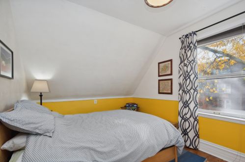 1338 Grace St, Chicago IL  60613-2825 exterior