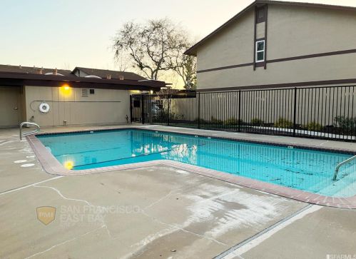 1502 Parkwood Pl, Concord CA 94521-2203 exterior