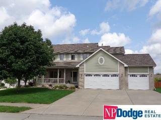 15224 Newport Ave, Omaha, NE 68116-4481