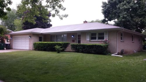 2024 Chestnut St, Waukegan, IL 60087-4931